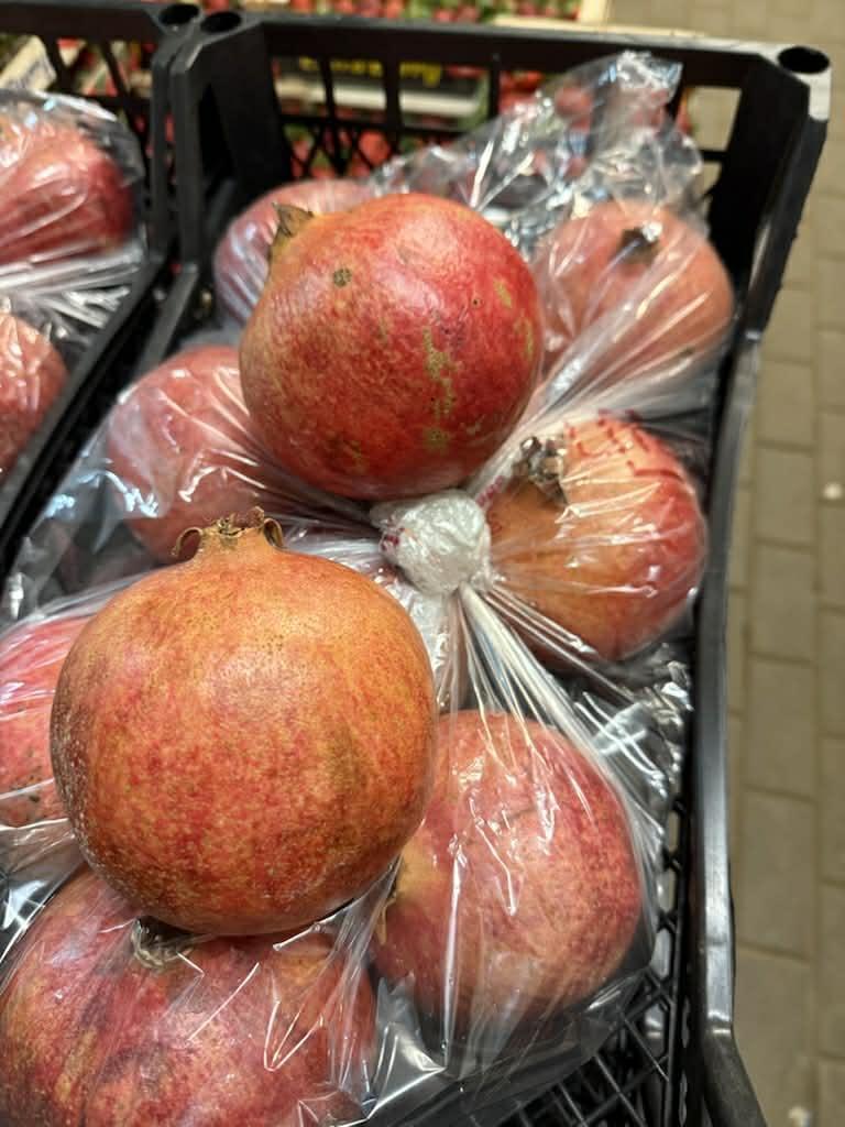 Zbliżenie na świeże jabłka i gruszki premium
